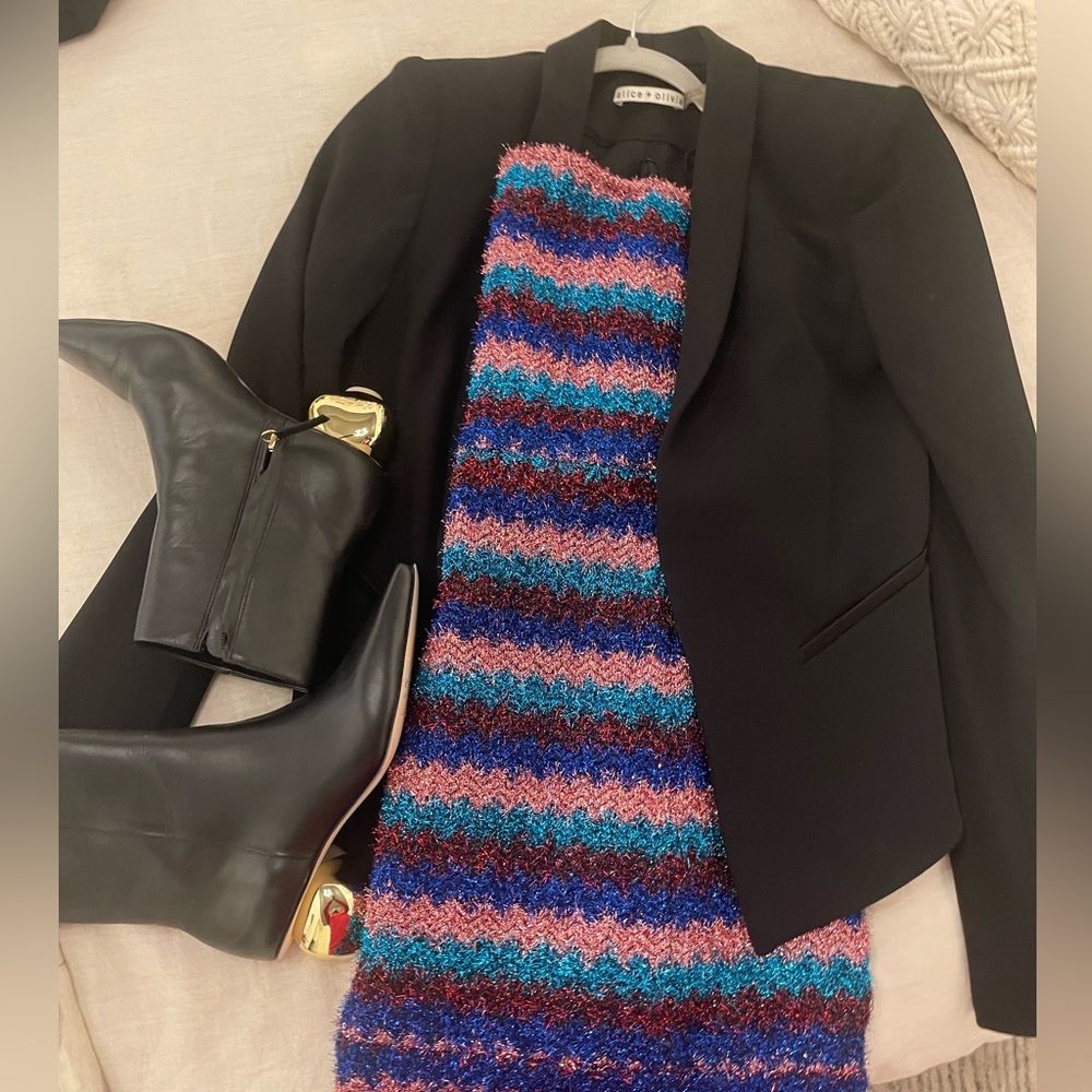 Alice + Olivia Cropped Tuxedo Blazer
